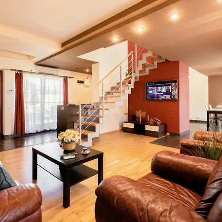 Lejlighed Cross Square House - Spacious 2 Level Home, 2br, 3baths, Terrace - By Realtrust *