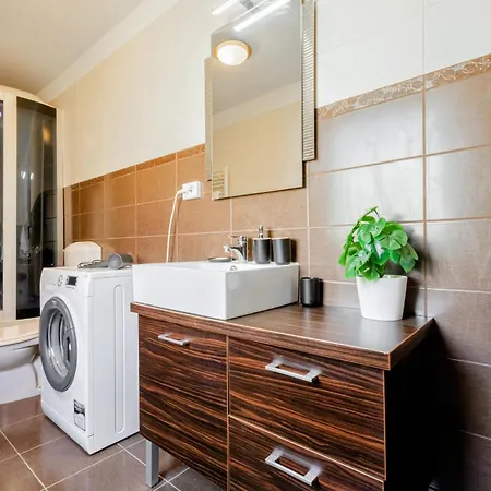 Cross Square House - Spacious 2 Level Home, 2br, 3baths, Terrace - By Realtrust * Timişoara